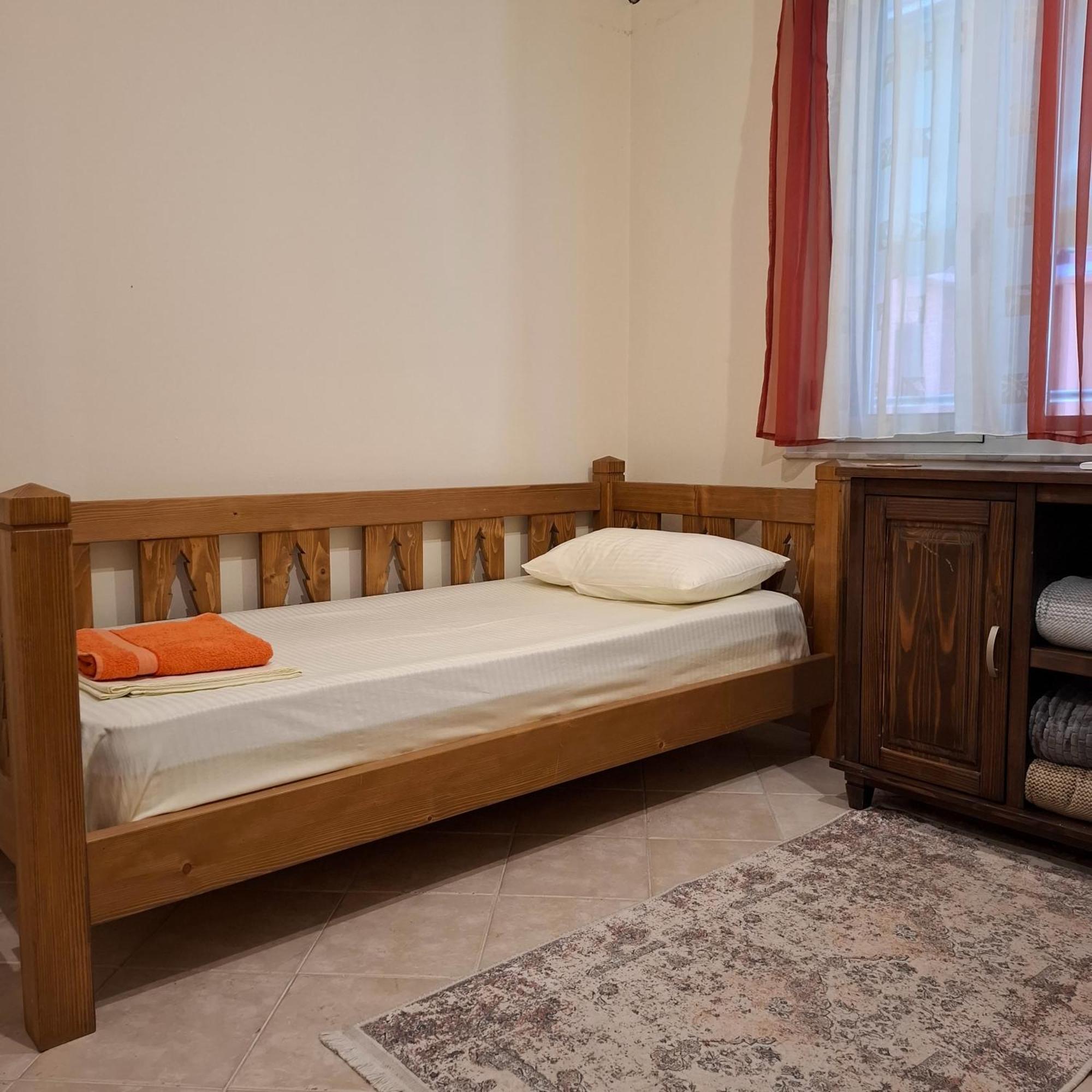 Hostel Nena Semi Tirana Exterior photo